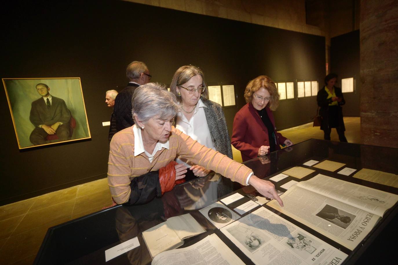 La inauguración de la exposición por el 100 aniversario del Suplemento Literario de LA VERDAD, en imágenes