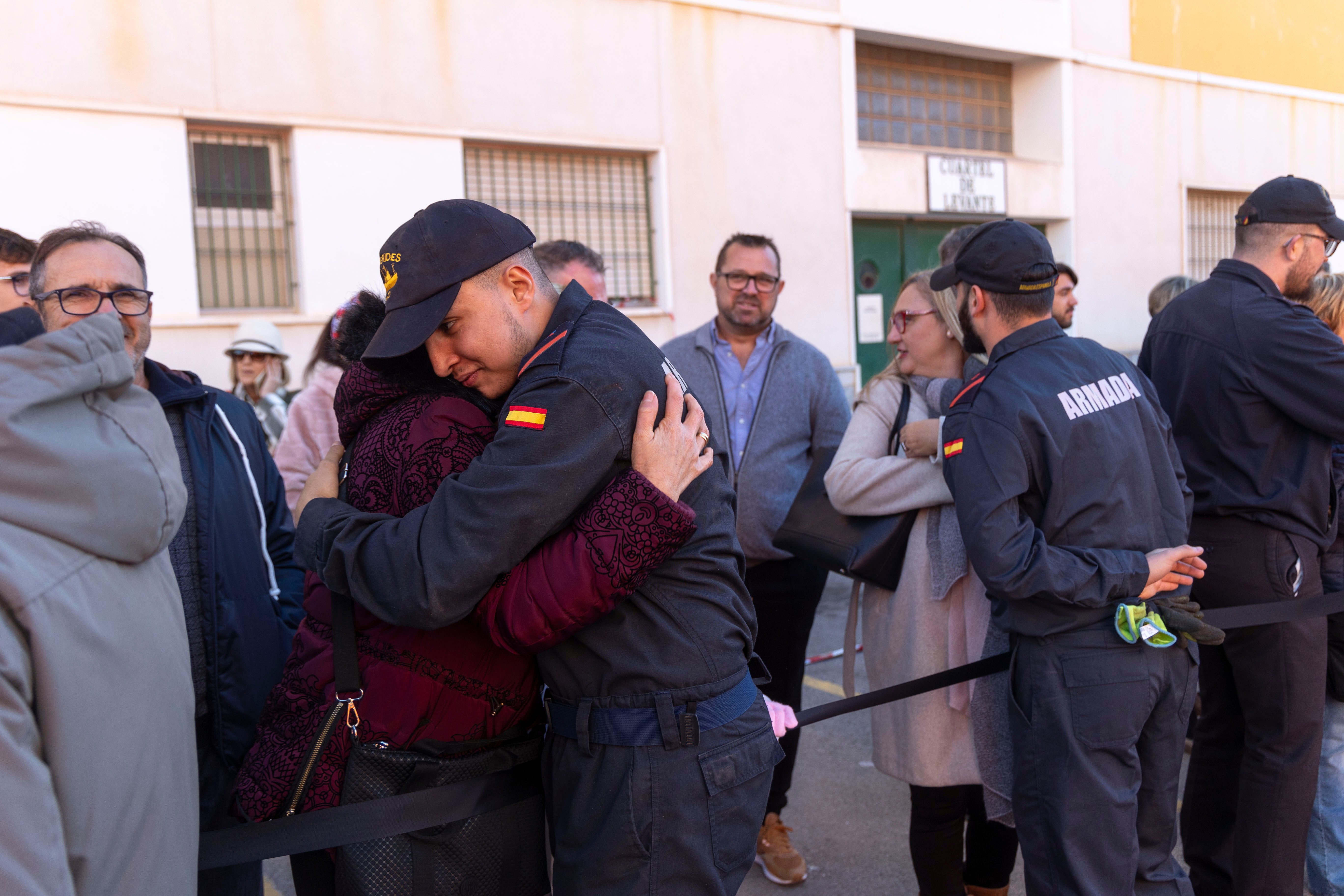 La partida del &#039;Hespérides&#039; hacia la Antártida, en imágenes