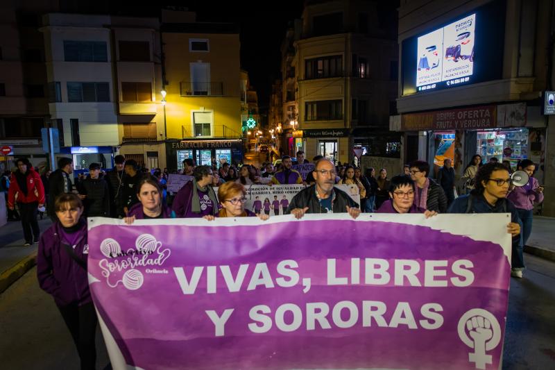 Orihuela llora a sus dos víctimas de la violencia machista en este año con la sonada ausencia de Vox