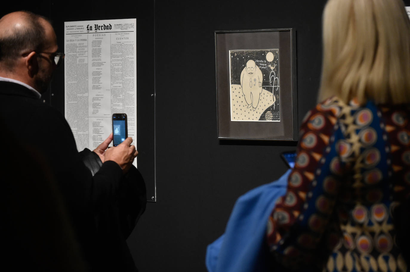 La visita guiada a la exposición del centenario del Suplemento Literario, en imágenes