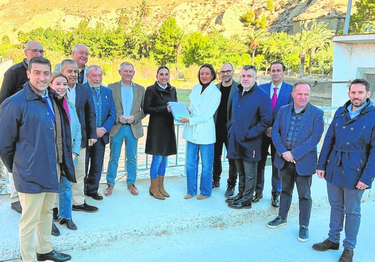 Participantes en la presentación de la candidatura, ayer.