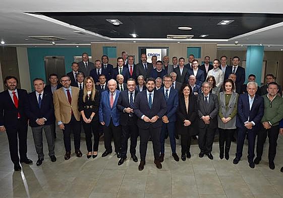 Asistentes al almuerzo de trabajo.