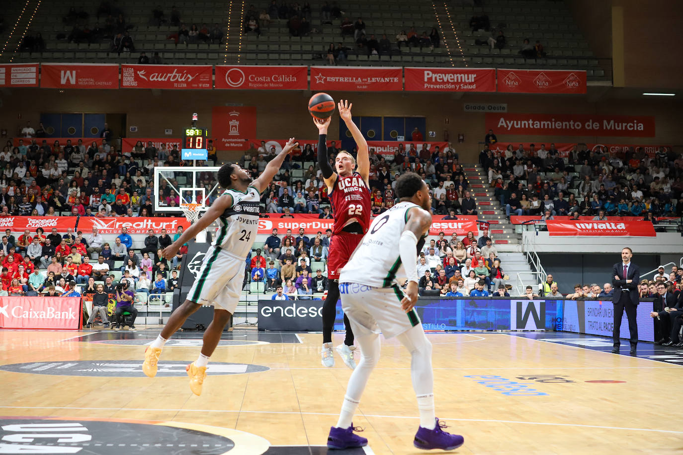 La victoria del UCAM Murcia CB ante Joventut, en imágenes