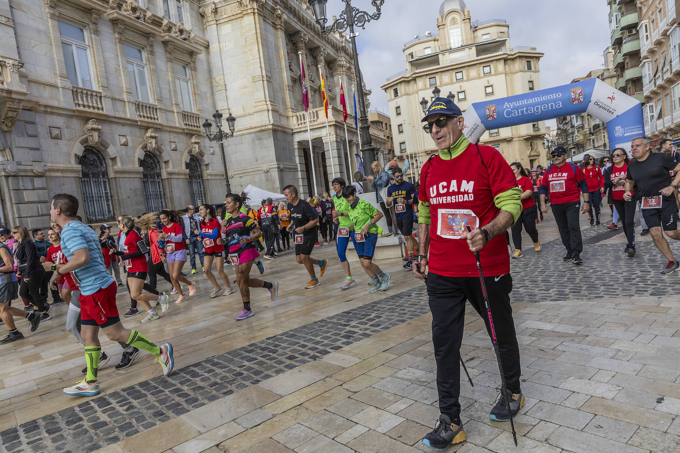 Las imágenes de la carrera solidaria de los Cuatro Santos en Cartagena