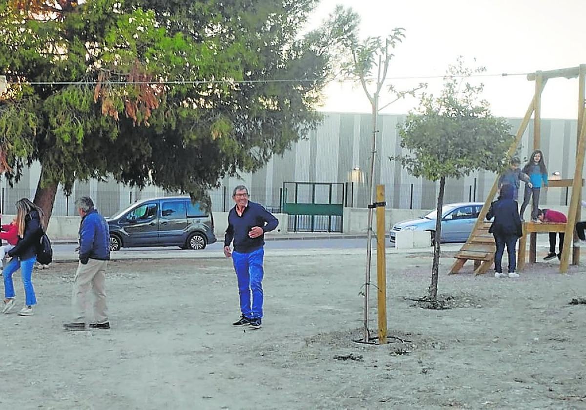 Tirolina montada en la nueva zona lúdica del parque Nelson Mandela.