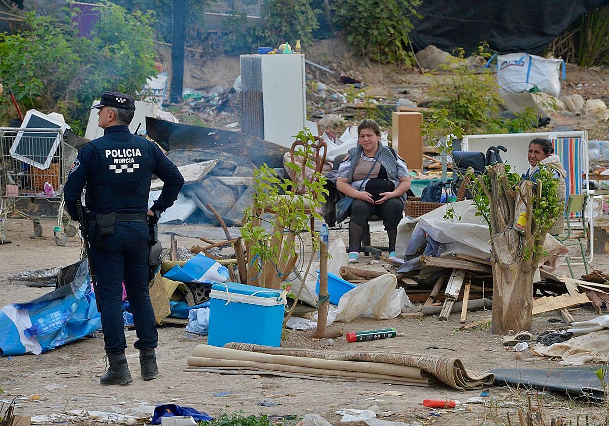 El desalojo del poblado chabolista de La Fica, en imágenes
