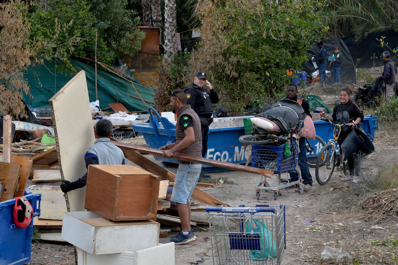 El desalojo del poblado chabolista de La Fica, en imágenes