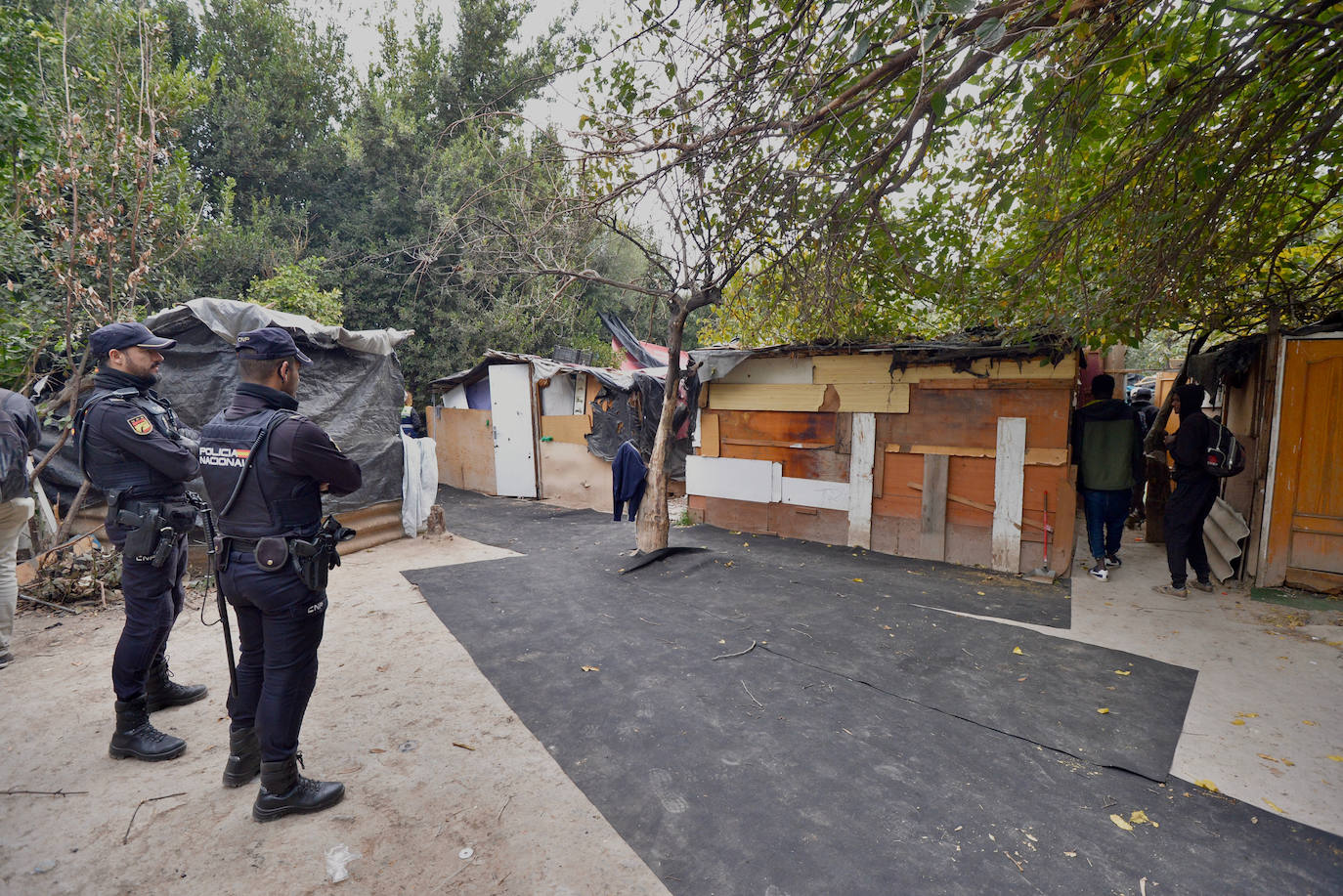 El desalojo del poblado chabolista de La Fica, en imágenes