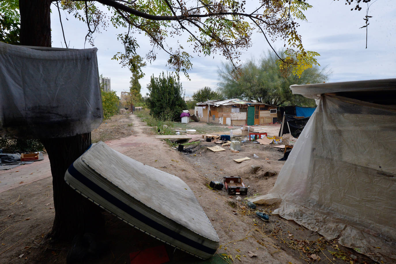 El desalojo del poblado chabolista de La Fica, en imágenes