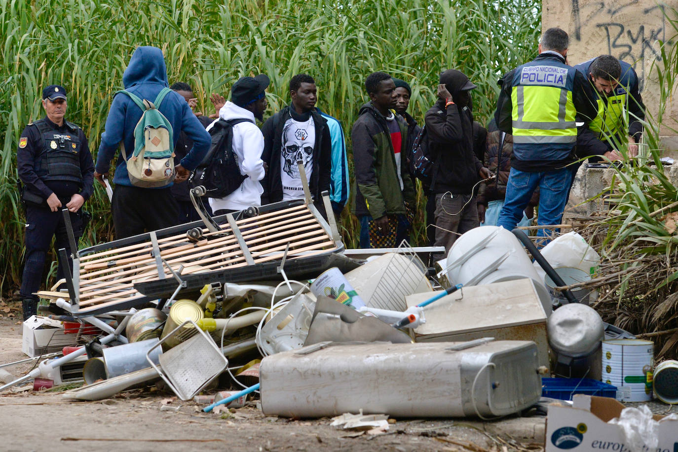 El desalojo del poblado chabolista de La Fica, en imágenes