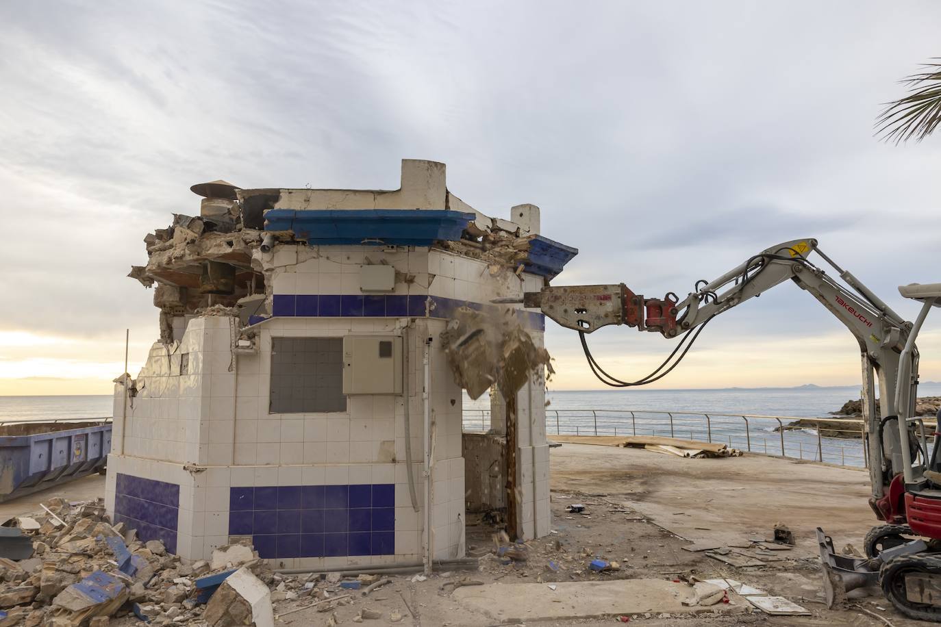 Las imágenes de la demolición de El Tintero