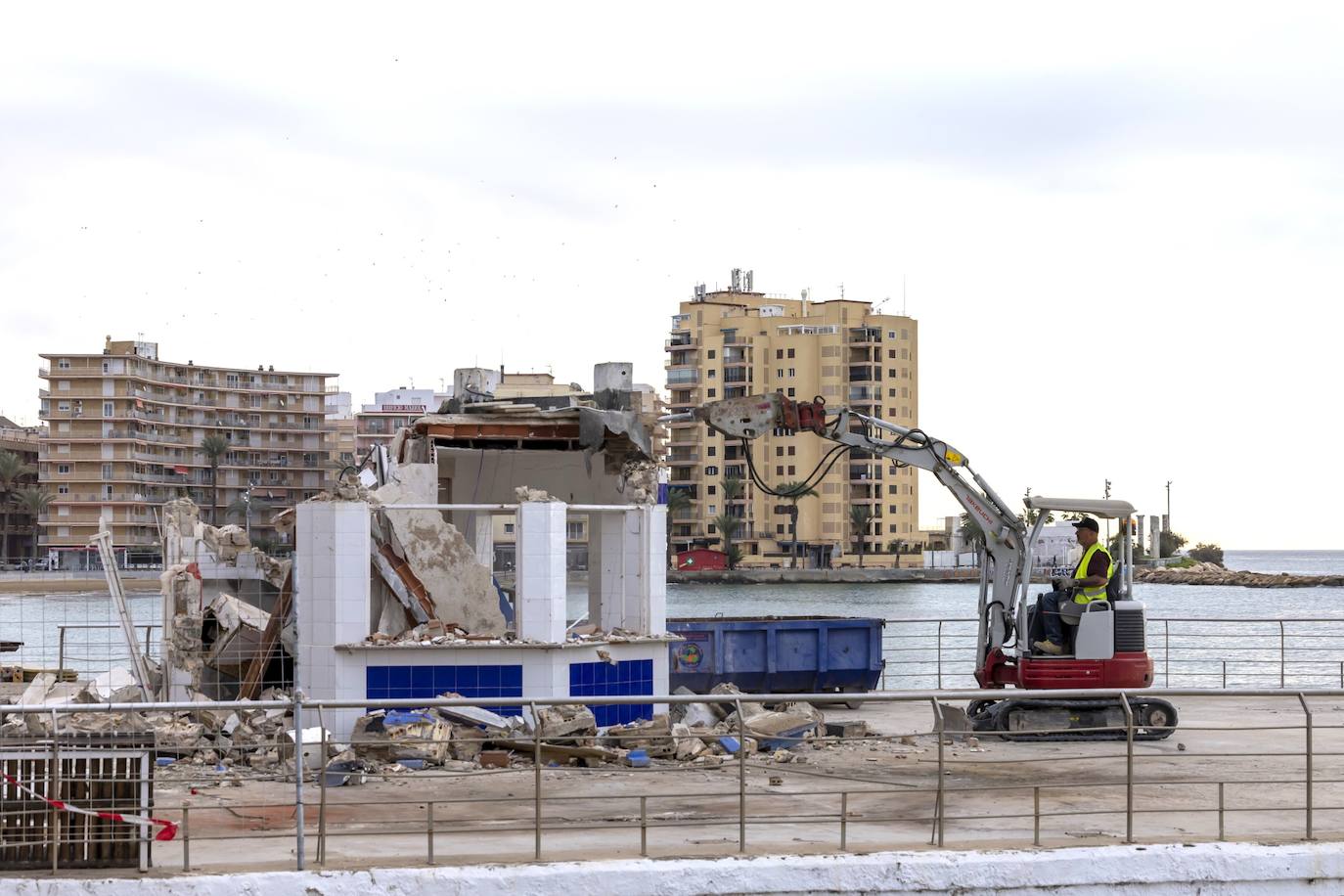 Las imágenes de la demolición de El Tintero