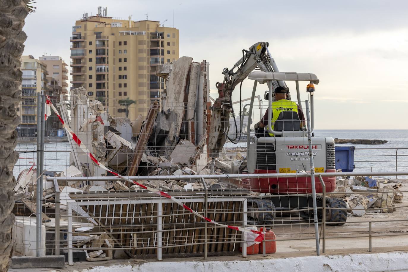 Las imágenes de la demolición de El Tintero