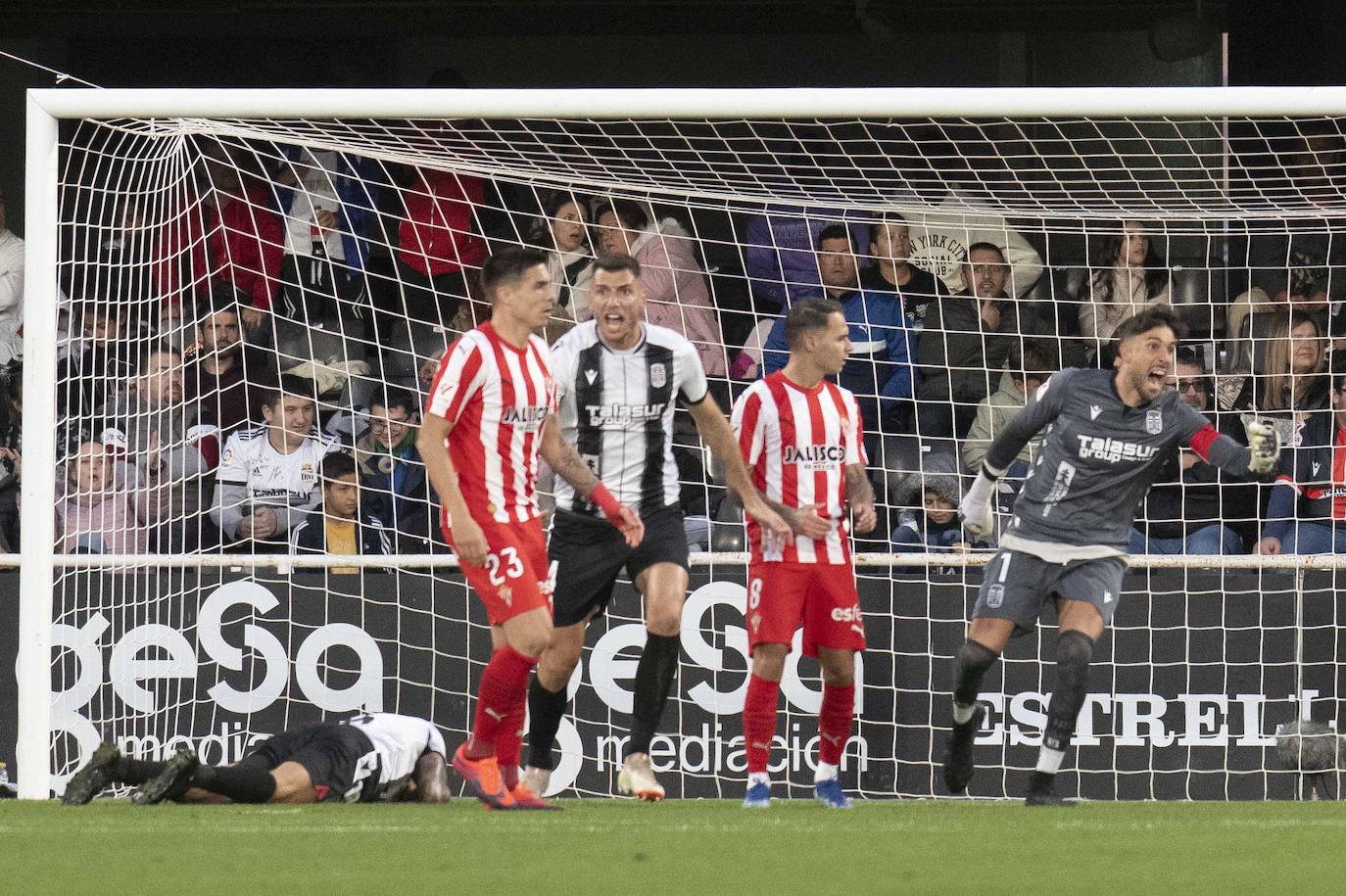 La victoria del Cartagena ante el Sporting, en imágenes