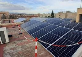 Paneles solares de una comunidad energética de Iberdrola en Cartagena.