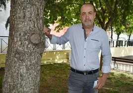 Miguel Sánchez Robles, en un parque de Caravaca de la Cruz.