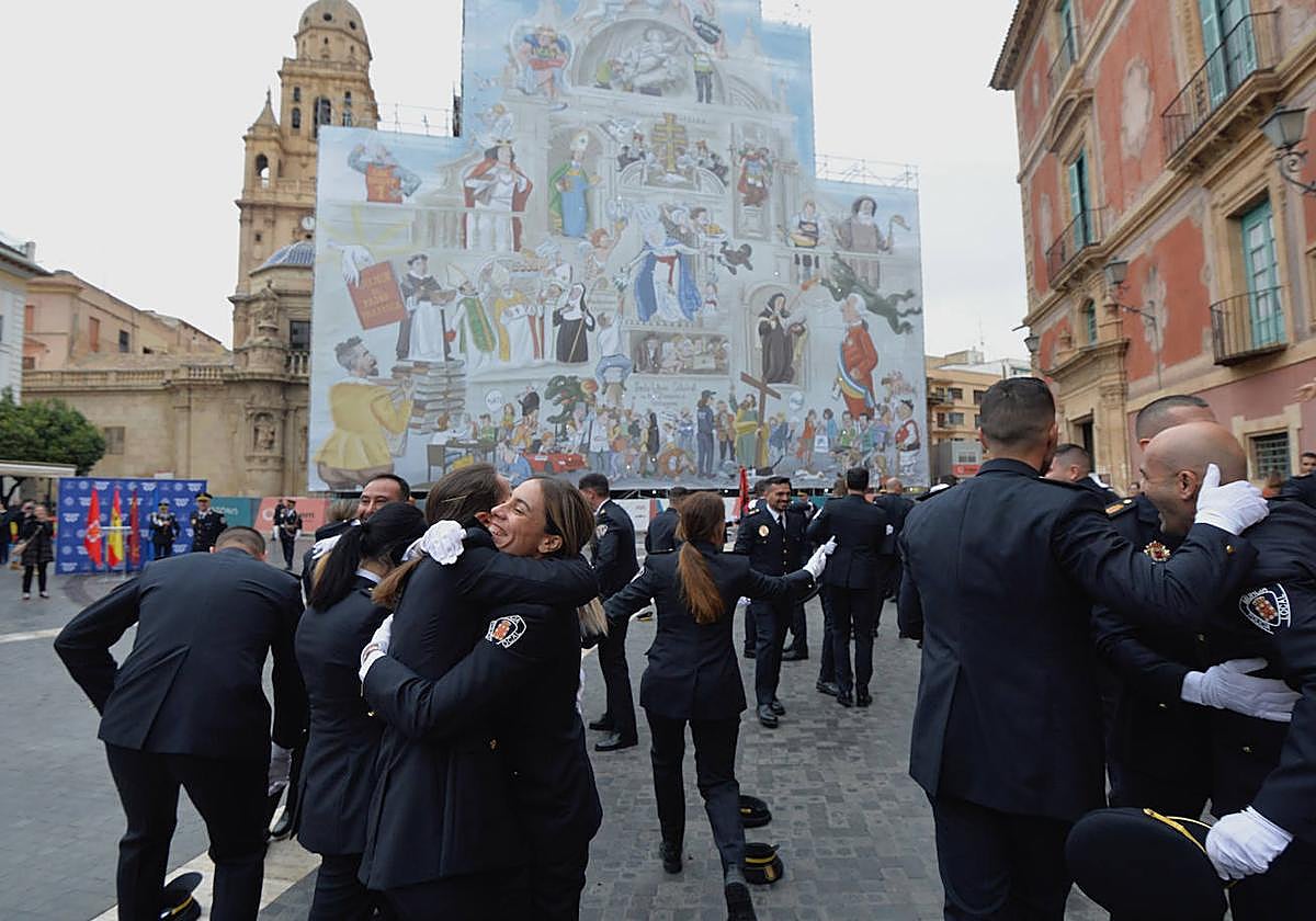 La toma de posesión de 56 nuevos policías locales de Murcia, en imágenes
