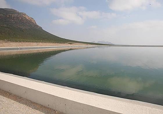 Imagen de archivo de una balsa de riego en la zona de Ascoy.