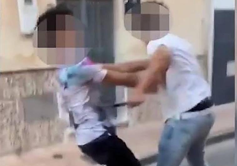 Imagen de la reyerta en la que un joven fue apuñalado.