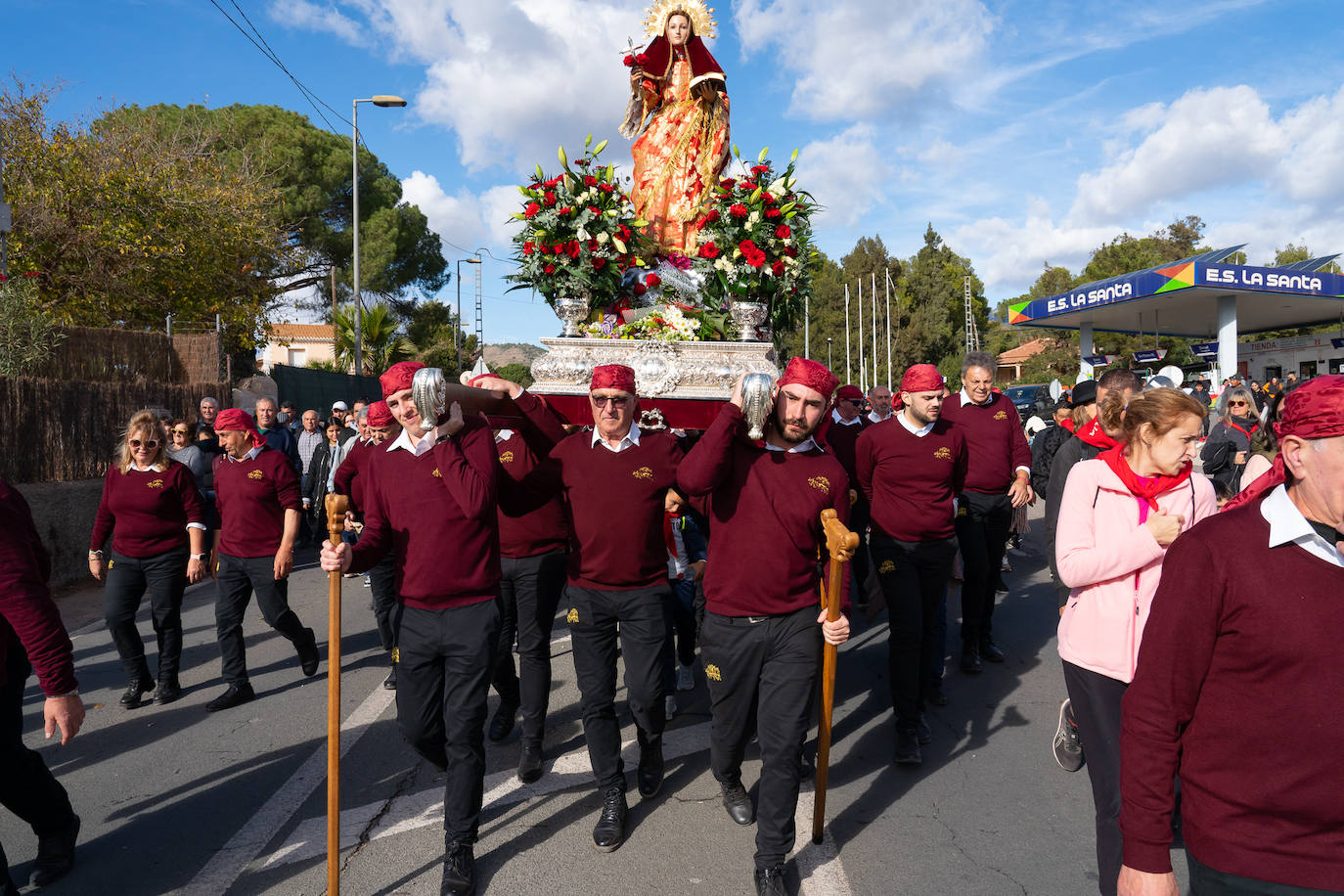 La romería de bajada de La Santa de Totana, en imágenes