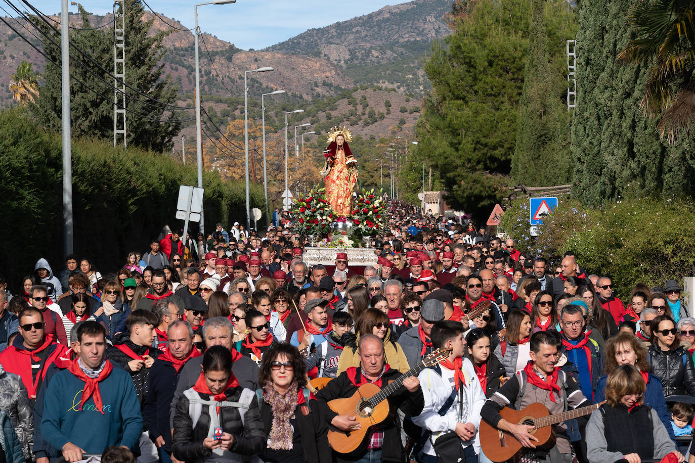 La romería de bajada de La Santa de Totana, en imágenes