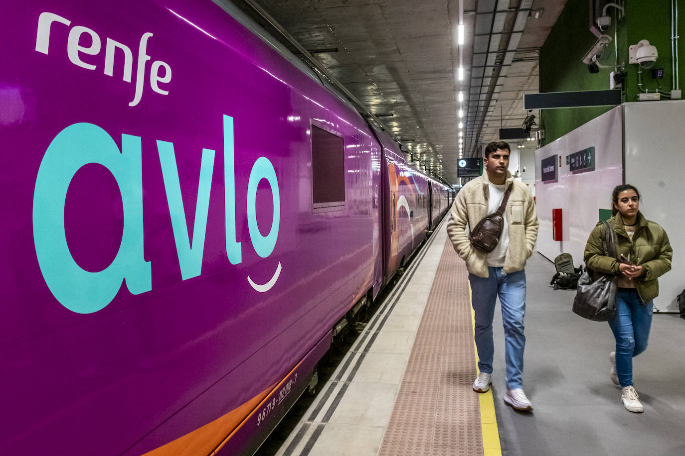 Llegada a Murcia del primer tren Avlo desde Madrid, en imágenes