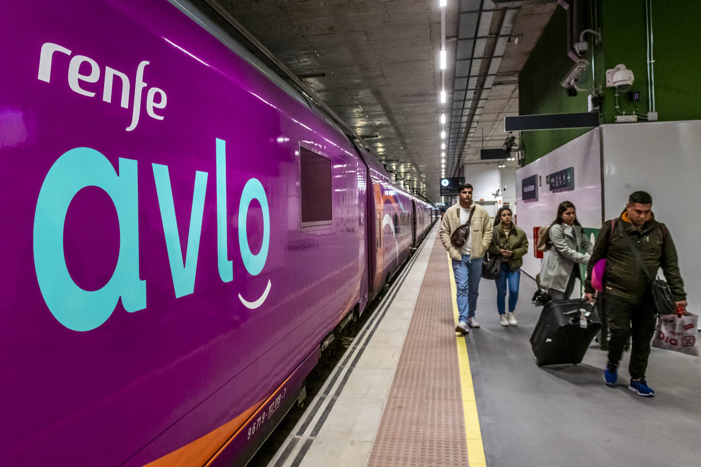 Llegada a Murcia del primer tren Avlo desde Madrid, en imágenes