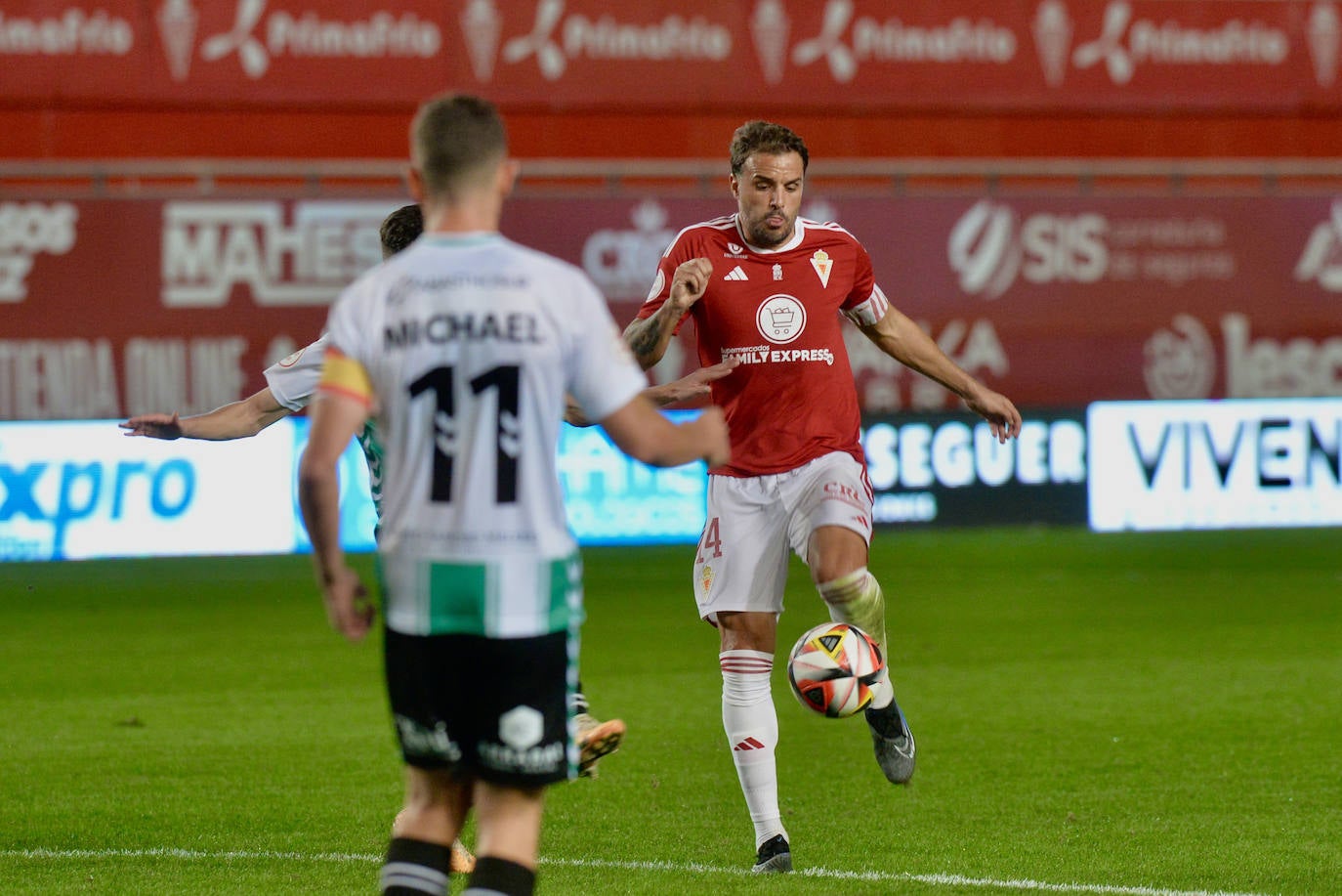 La derrota del Real Murcia frente al Antequera, en imágenes