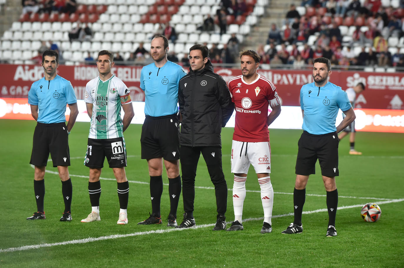 La derrota del Real Murcia frente al Antequera, en imágenes