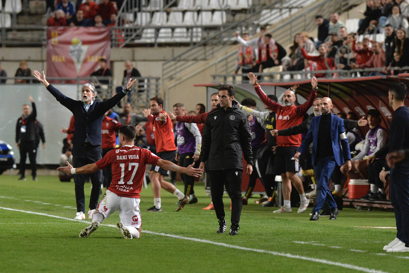 La derrota del Real Murcia frente al Antequera, en imágenes