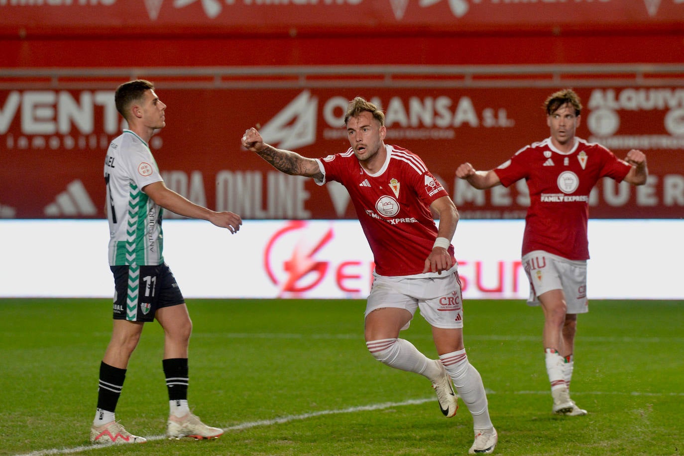 La derrota del Real Murcia frente al Antequera, en imágenes