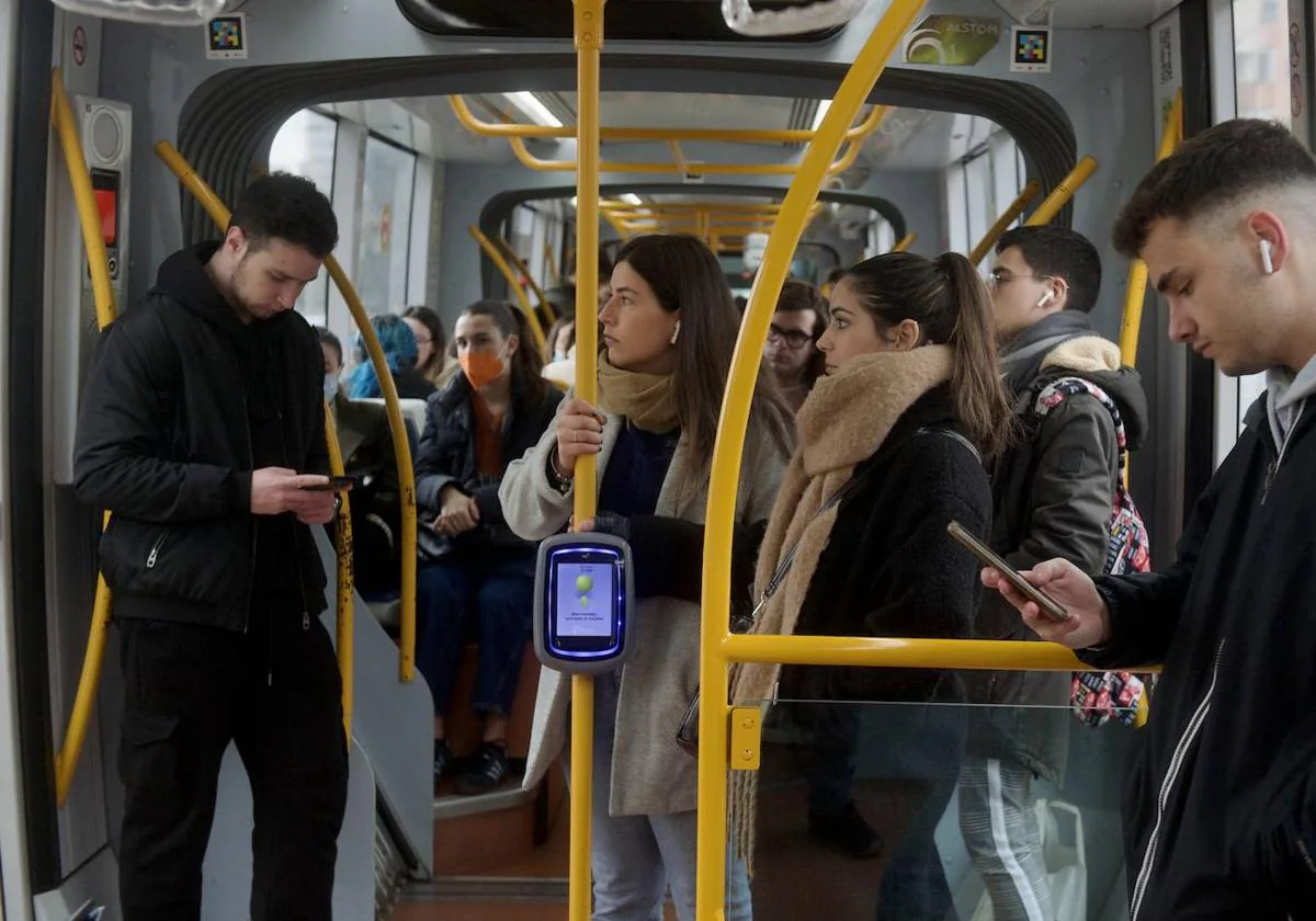 The use of public transport increases by more than 70% in Murcia during the first ten days of free