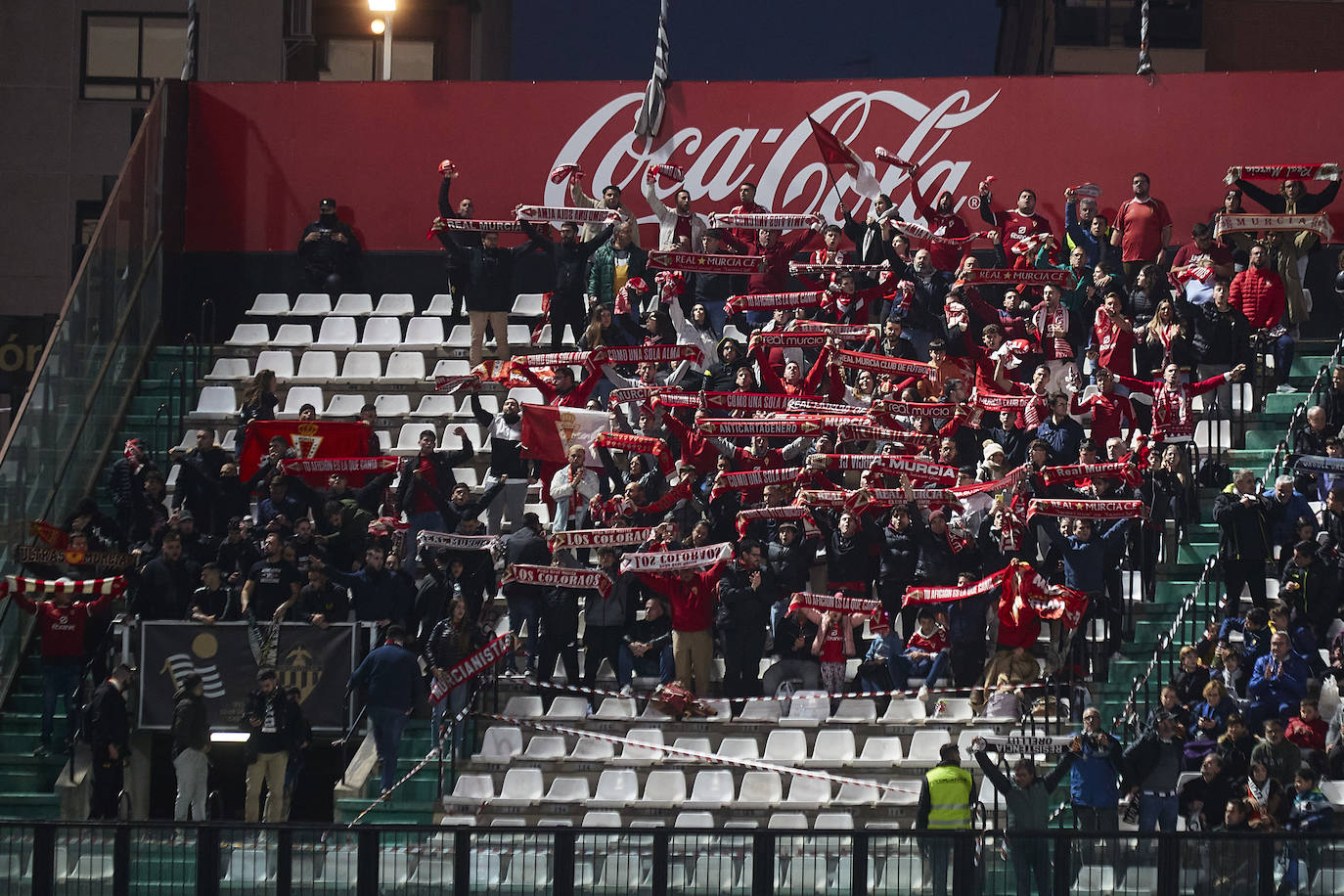 La derrota del Real Murcia frente al Castellón, en imágenes