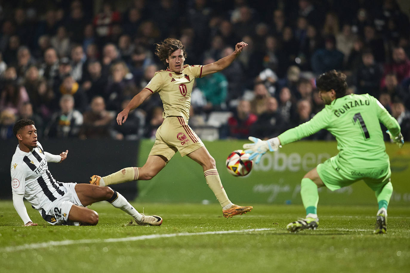 La derrota del Real Murcia frente al Castellón, en imágenes