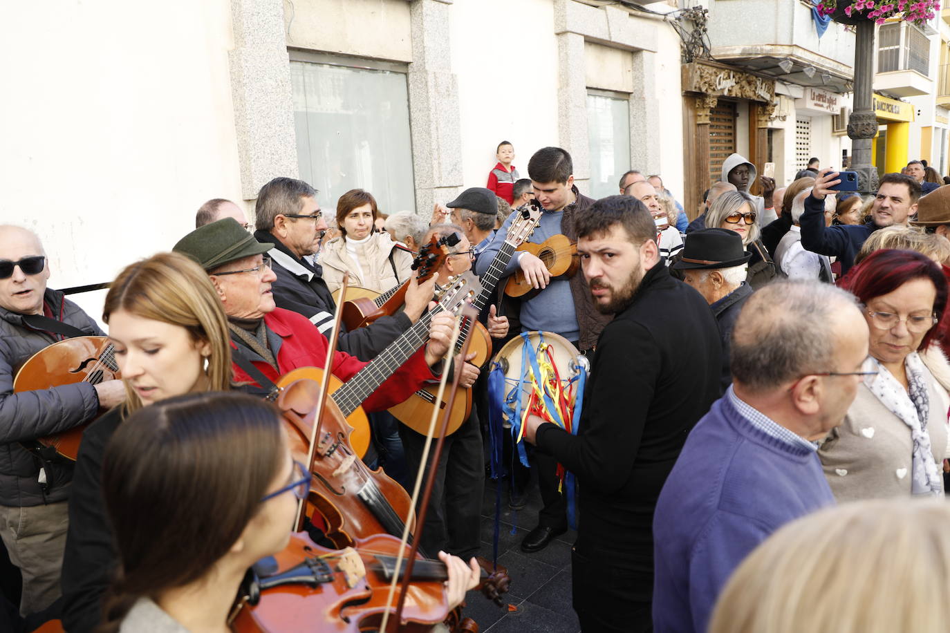 Cantos de Pascua en la calle Corredera de Lorca