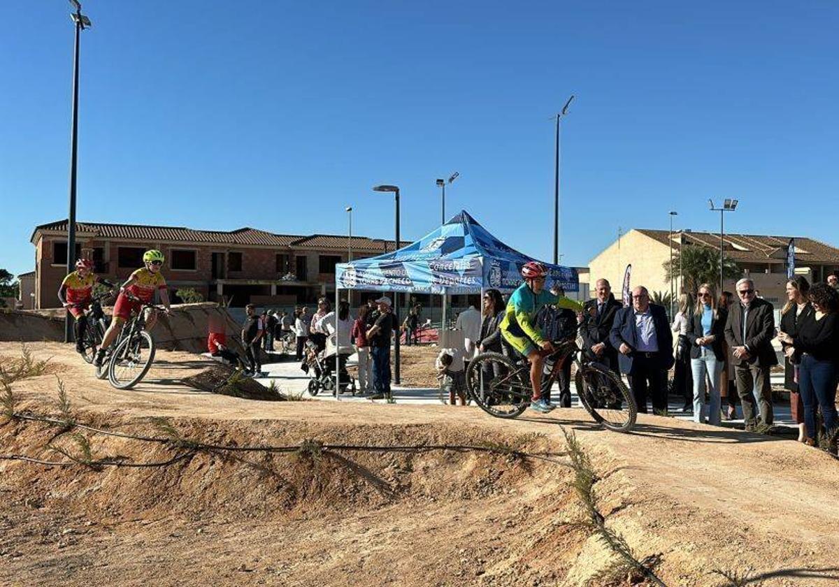 Inauguración de las pistas del barrio de San Antonio.