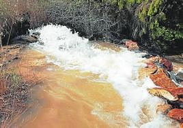 Bombeo de agua en uno de los pozos del Sinclinal de Calasparra, en 2017.