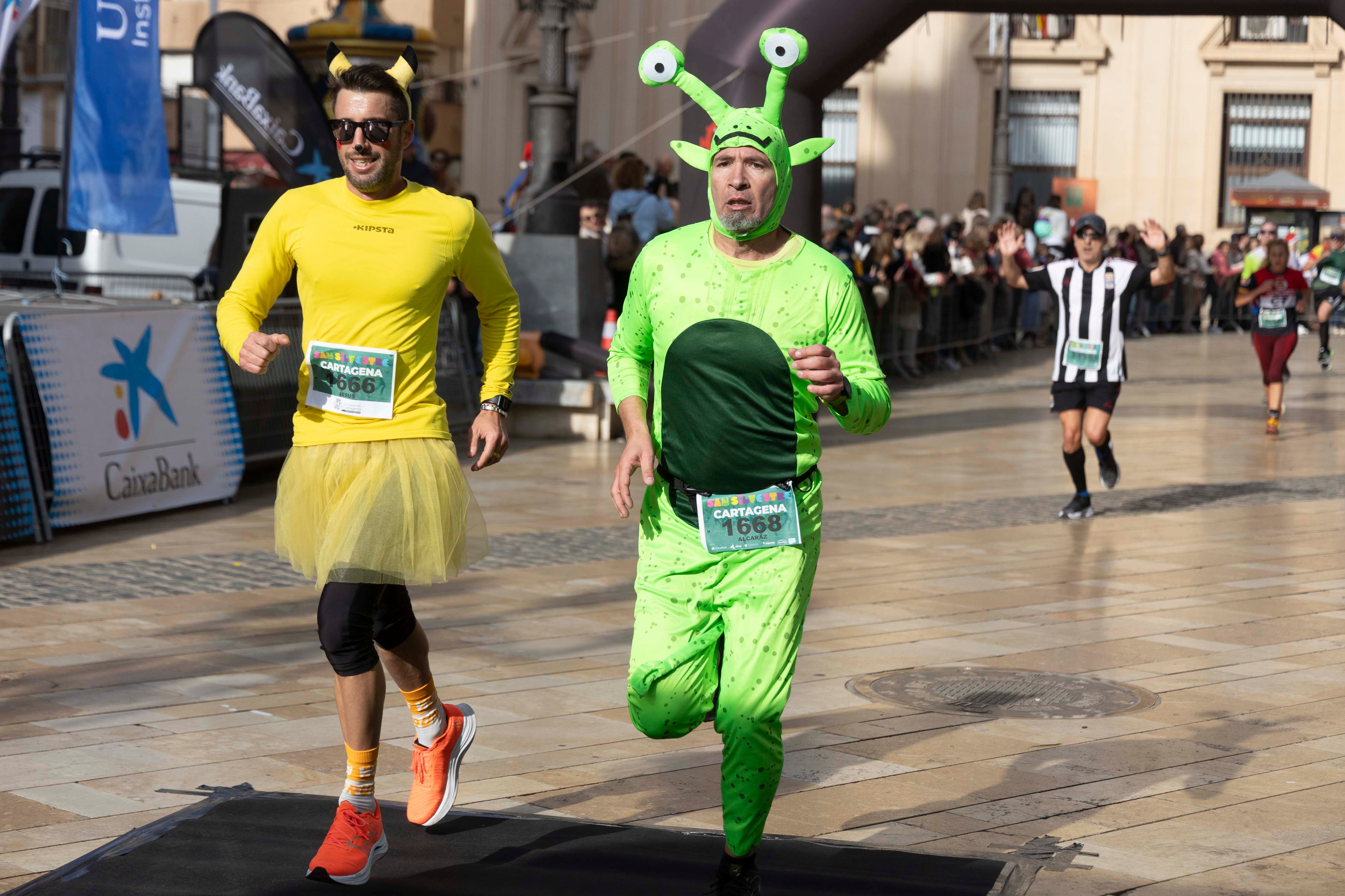 Los disfraces de la San Silvestre de Cartagena 2023, en imágenes