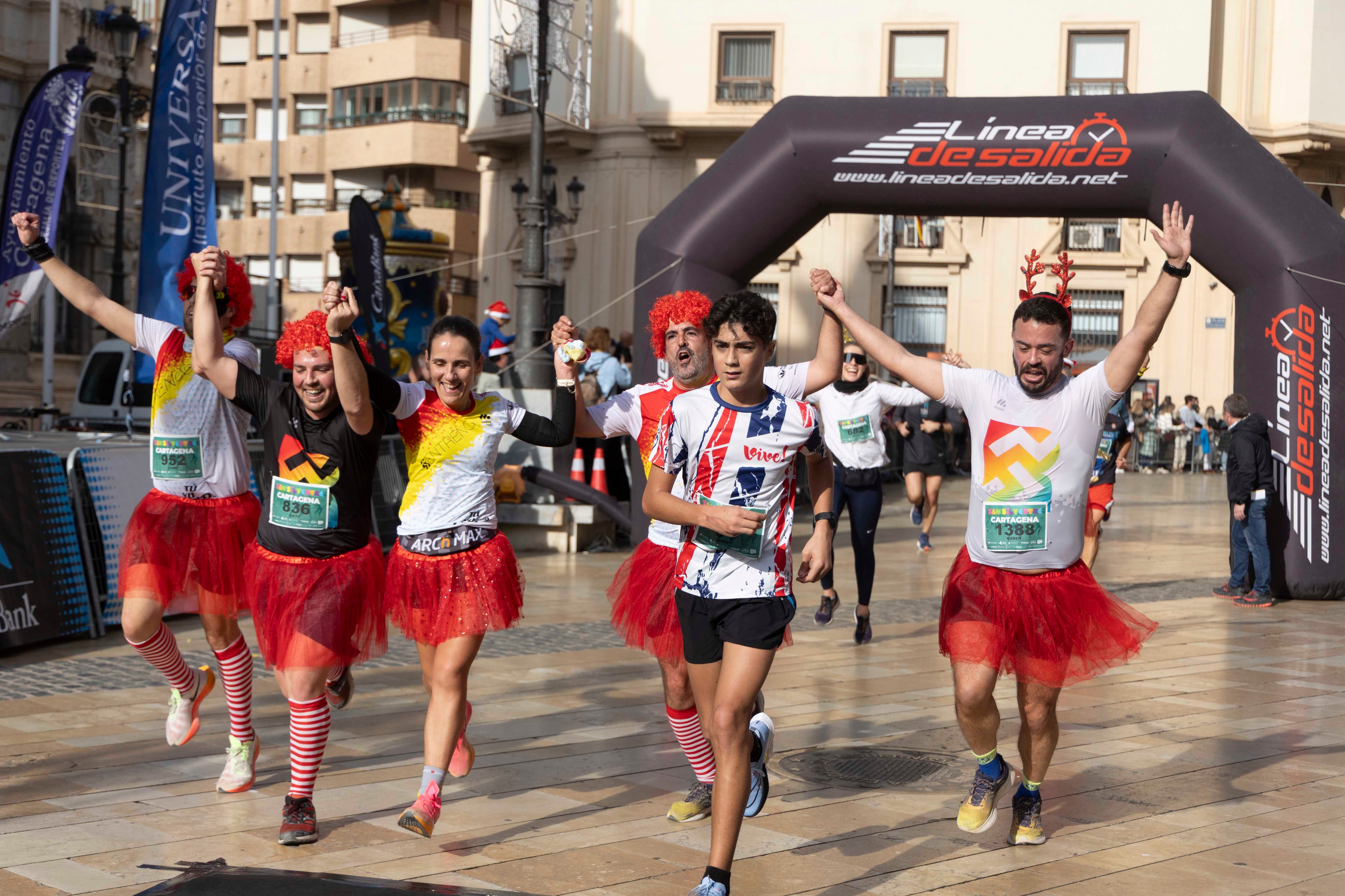 Los disfraces de la San Silvestre de Cartagena 2023, en imágenes