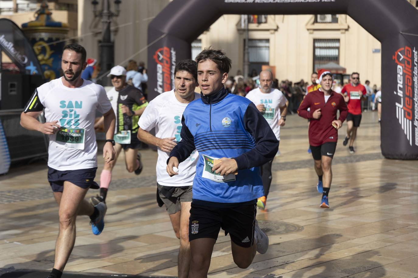 La llegada de la carrera San Silvestre 2023, en imágenes