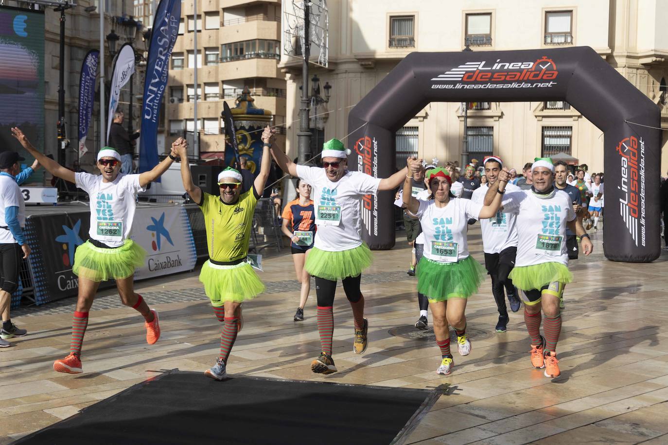 La llegada de la carrera San Silvestre 2023, en imágenes