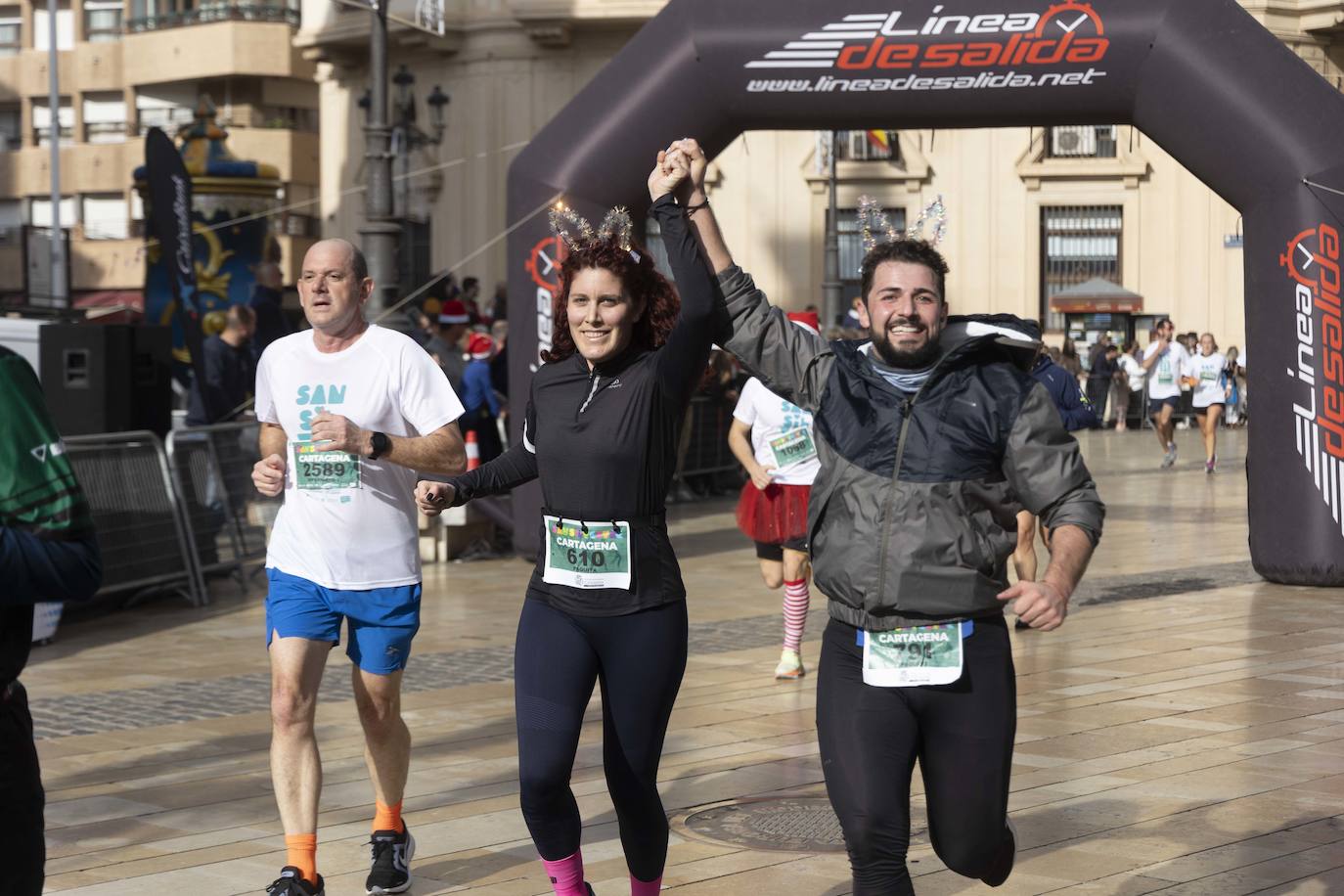 La llegada de la carrera San Silvestre 2023, en imágenes