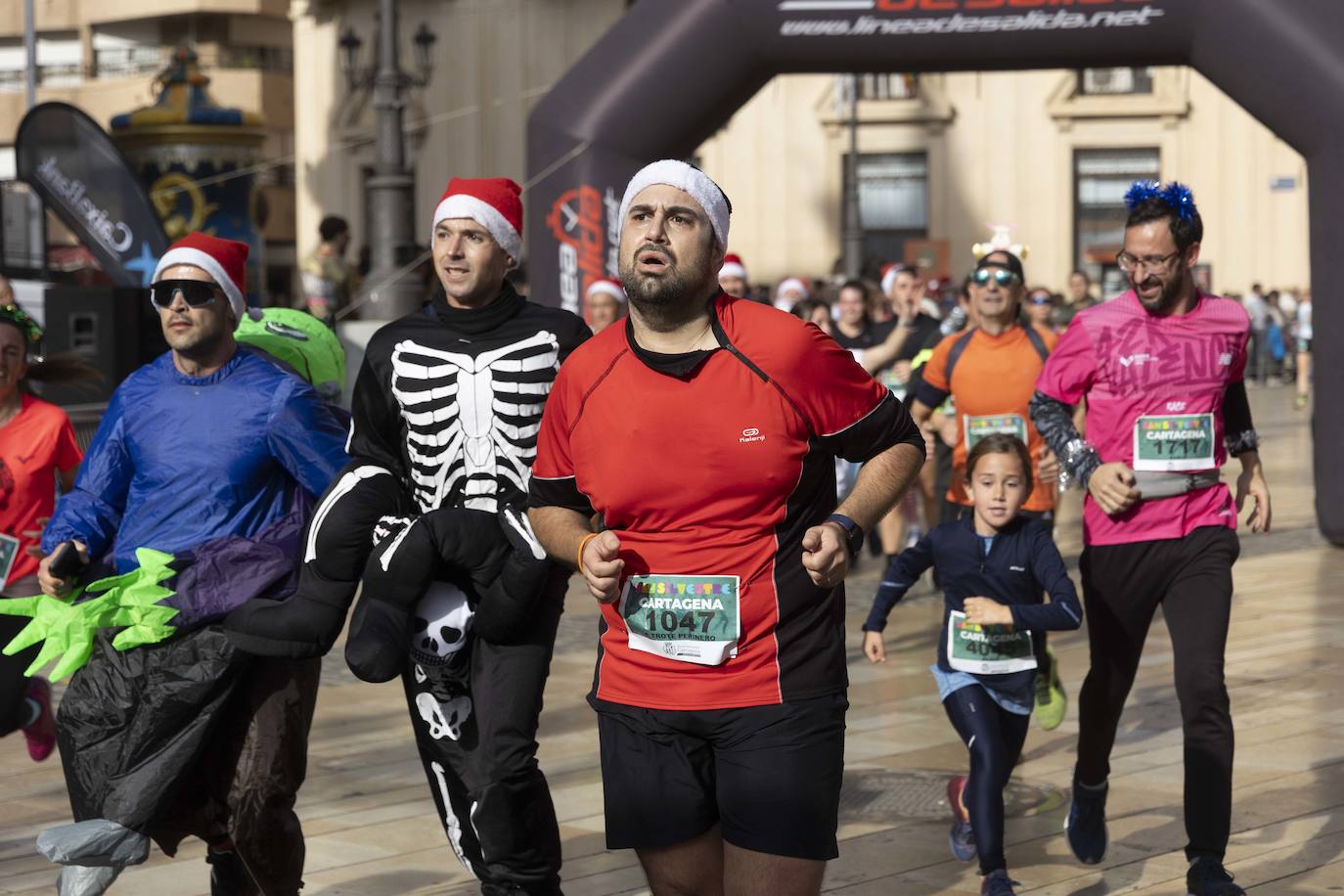 La llegada de la carrera San Silvestre 2023, en imágenes