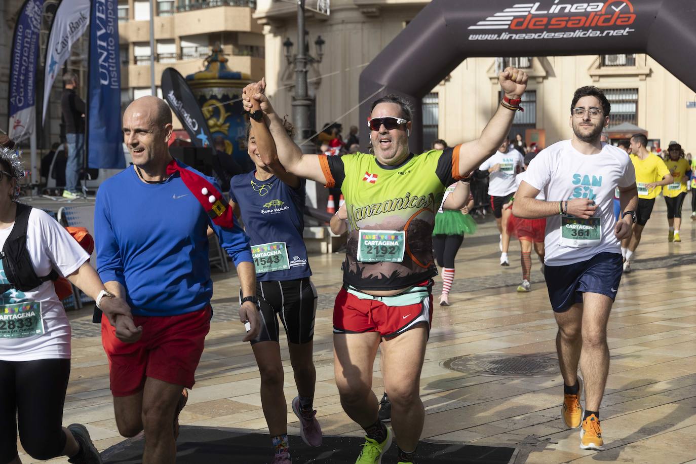 La llegada de la carrera San Silvestre 2023, en imágenes