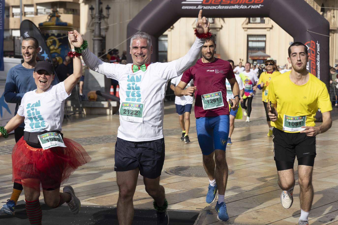 La llegada de la carrera San Silvestre 2023, en imágenes