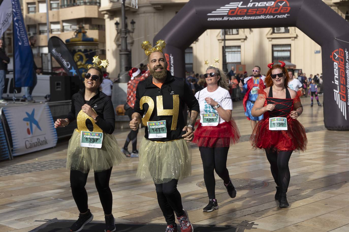 La llegada de la carrera San Silvestre 2023, en imágenes