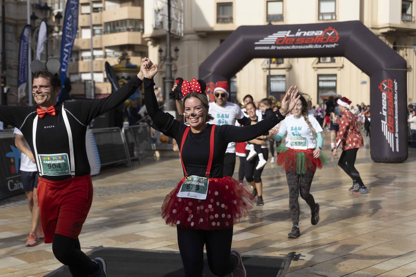 La llegada de la carrera San Silvestre 2023, en imágenes