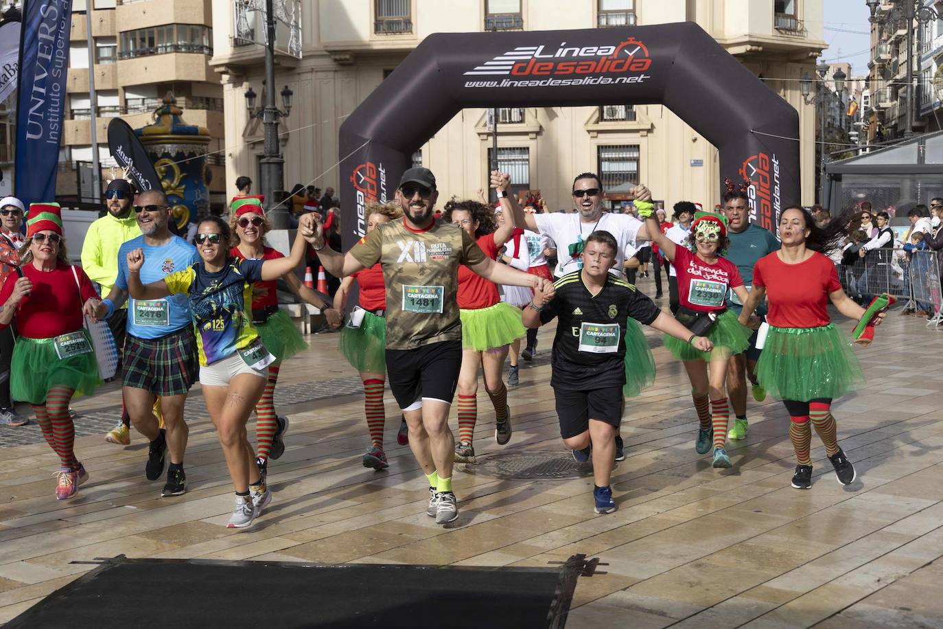 La llegada de la carrera San Silvestre 2023, en imágenes