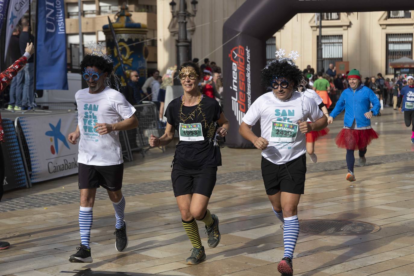 La llegada de la carrera San Silvestre 2023, en imágenes