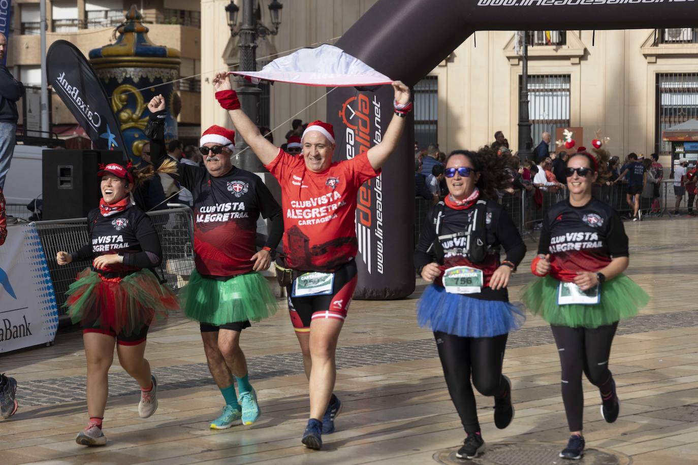 La llegada de la carrera San Silvestre 2023, en imágenes